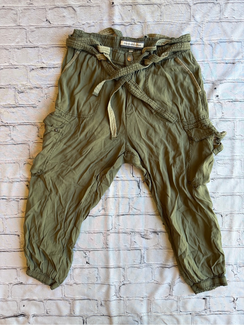 Vintage Y2K Abercrombie & Fitch Women’s Cargo Capri Pants Size 6 Belted Green